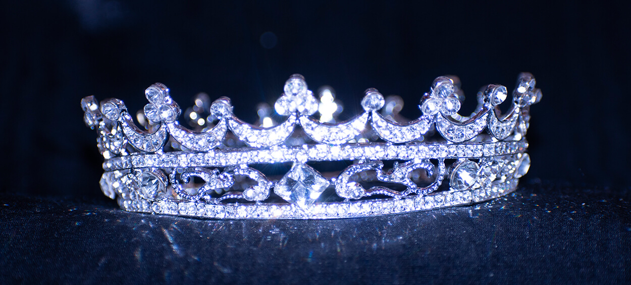 Silver King Crown Stock Photos and Images  123RF